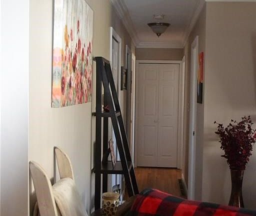 3rd image of 6 Redwood Ave