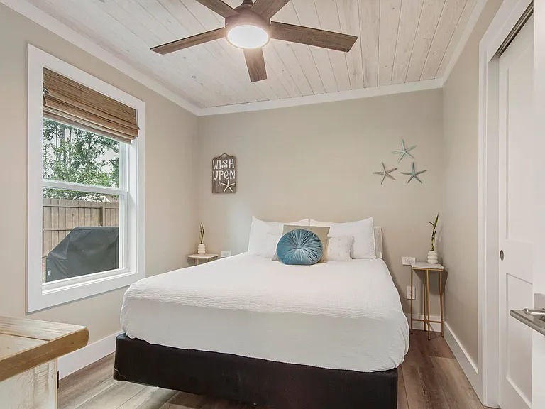 307 Dolphin Dr — Photo 19