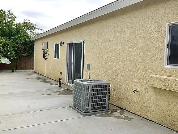 5th image of 12416 Pine St
