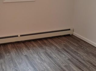 21 Hillside Rd, Farmingville, NY 11738