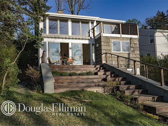 5th image of 430 Bay Ave