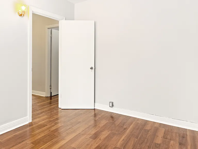 481 Besserer St #1 — Photo 17