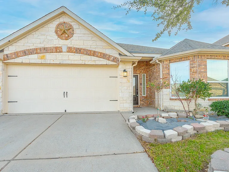 437 Lipizzan Ln — Photo 5