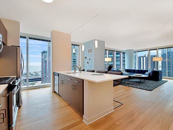 5th image of 455 N Park Dr #3700