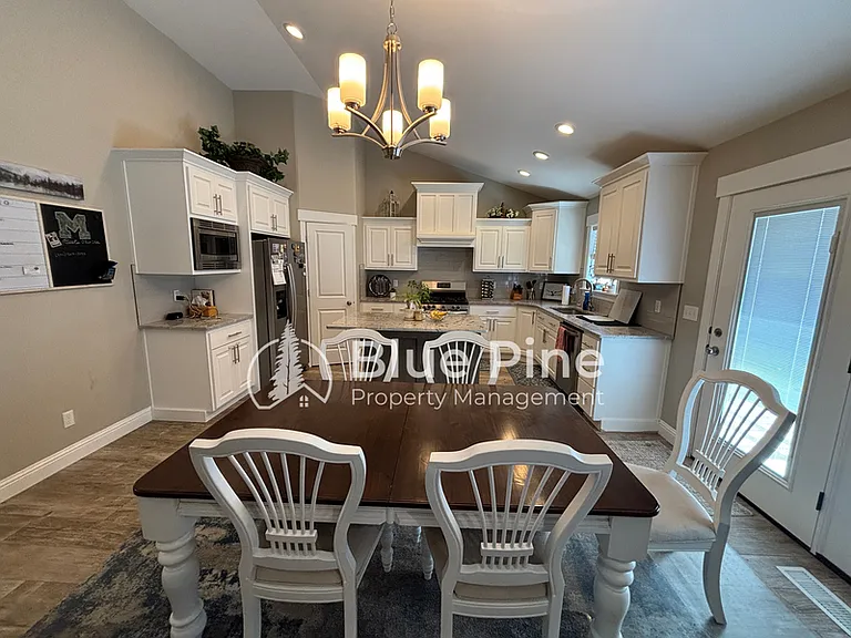 5506 Eaglewood Dr — Photo 4