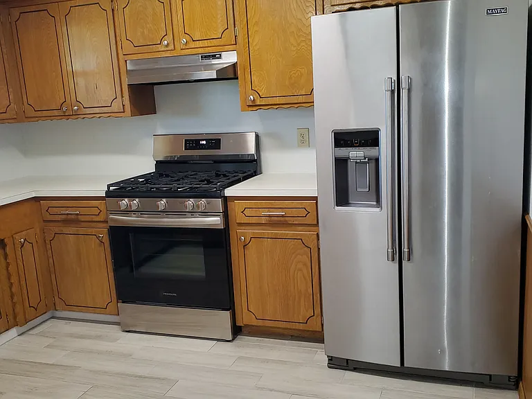 10904 N Lee Ave — Photo 6