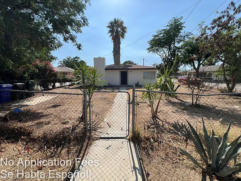 7480 Lankershim Ave — Photo 2