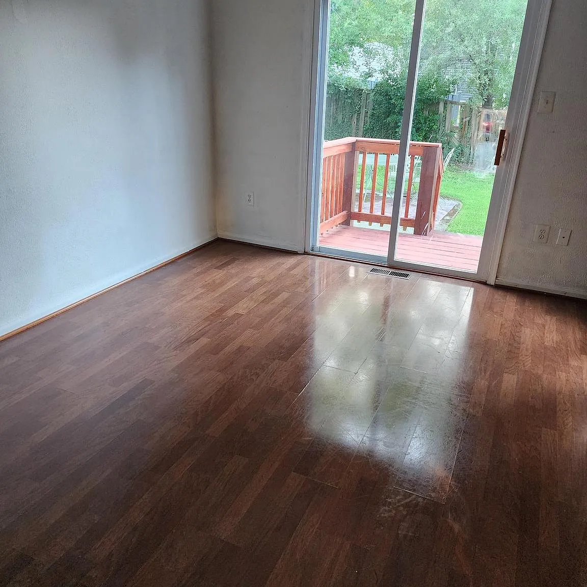 3 bed, 2.5 bath, 1590 sqft, $2,300 — Photo 2