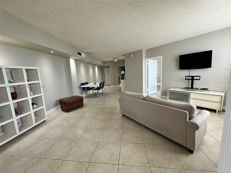 801 Brickell Bay Dr #465 — Photo 4