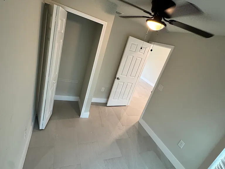 736 Gilbert Ave S — Photo 12