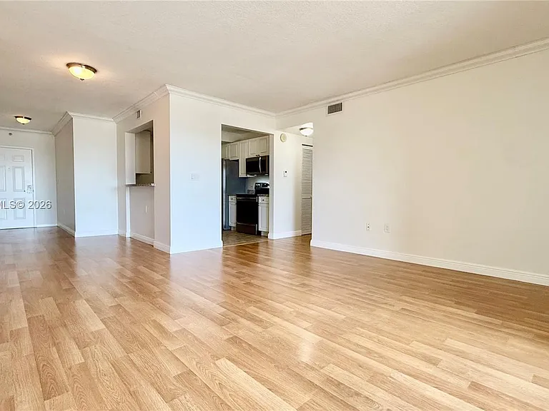 900 8th St #1501 — Photo 2