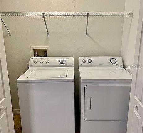 1st image of 376 Carina Cir