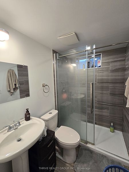 London Townhouse for rent - 3 Bedrooms — photo 14