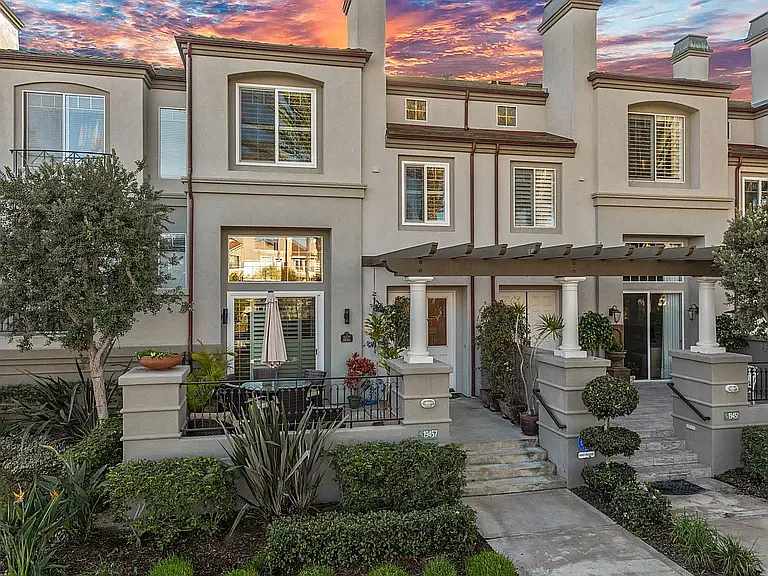 19457 Surf Dr — Photo 1