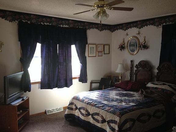 5th image of 827 N Emmerson St