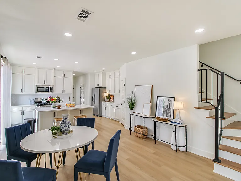 1122 W 10th Ave — Photo 14