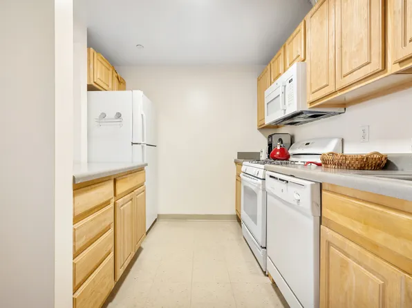 130 Bradhurst Avenue image 3 of 10