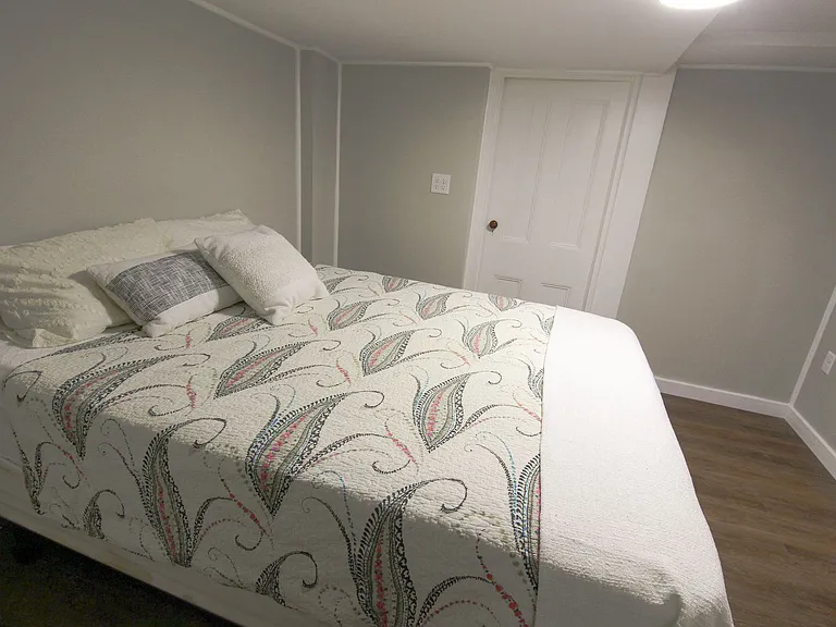230 Bryant Ave — Photo 28