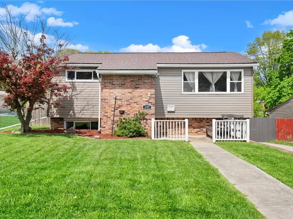 107 Fiesta Dr, Pittsburgh, PA 15239