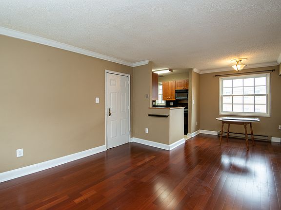 3rd image of 1732 W Abingdon Dr APT 102