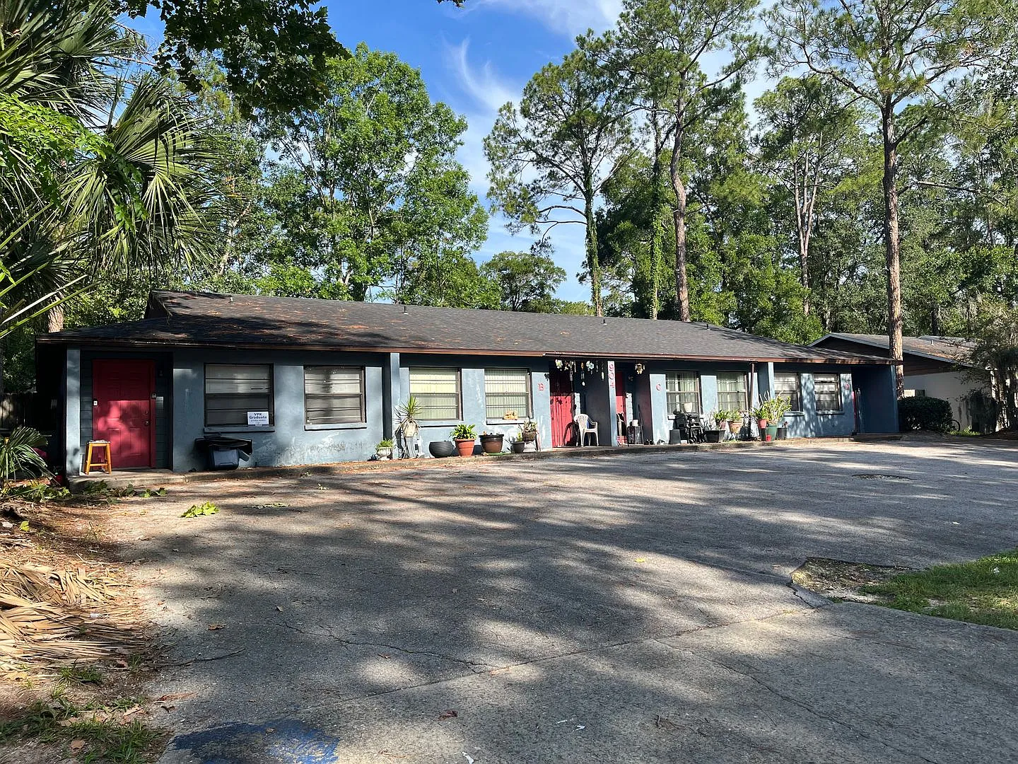 Rojas 904 — Photo 1
