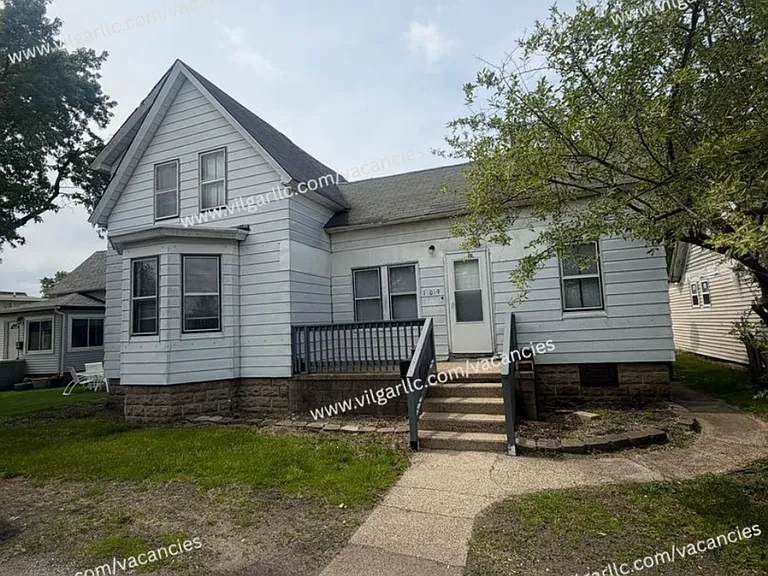 109 Columbia St — Photo 2