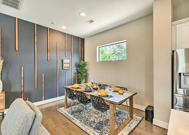 2403C Everett St #C — Photo 5