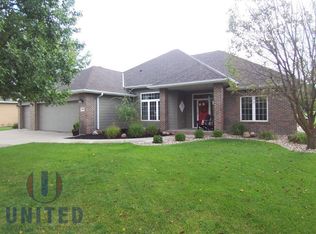 464 Bluestem Trl, Dakota Dunes, SD 57049