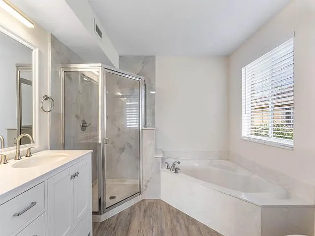2482 Cordoba Bnd — Photo 4