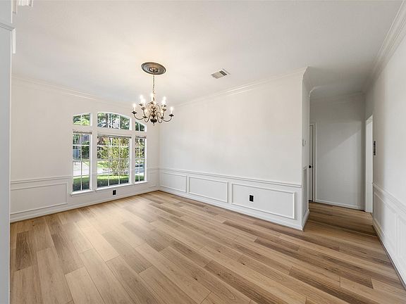 5th image of 3606 Shady Village Dr