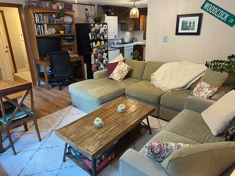 28 Howard St #R — Photo 6