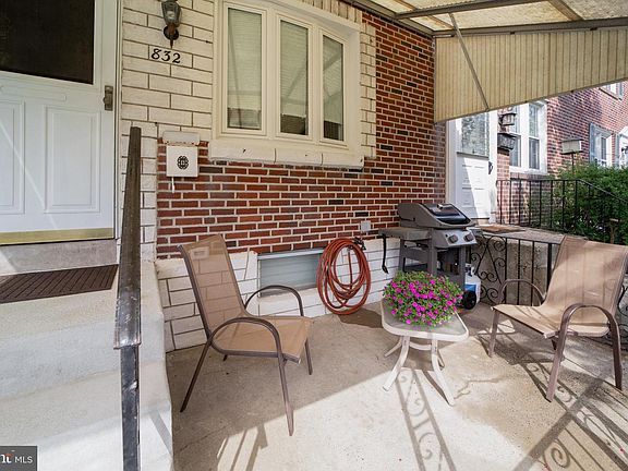 4th image of 832 Crescent Dr