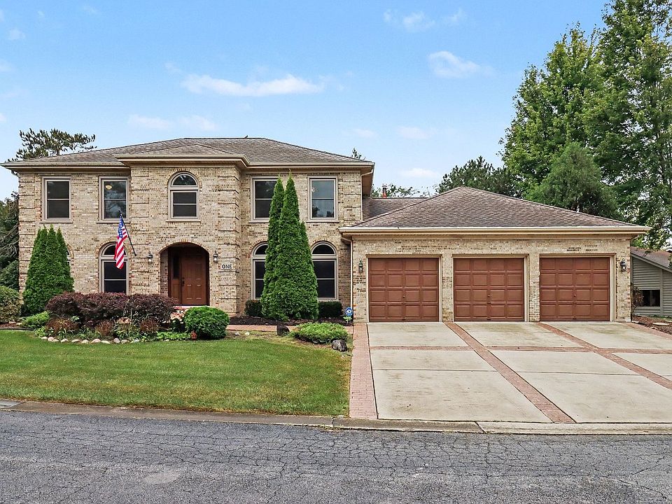 1st image of 1 Golf View Ln