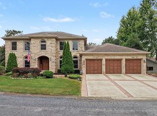 1 Golf View Ln, Frankfort, IL 60423