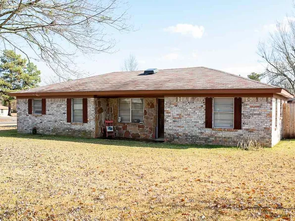 750 Harvard Dr, Paris, TX 75462