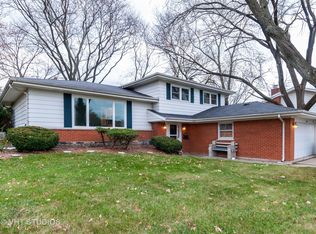 18W102 Rodgers Ct, Darien, IL 60561