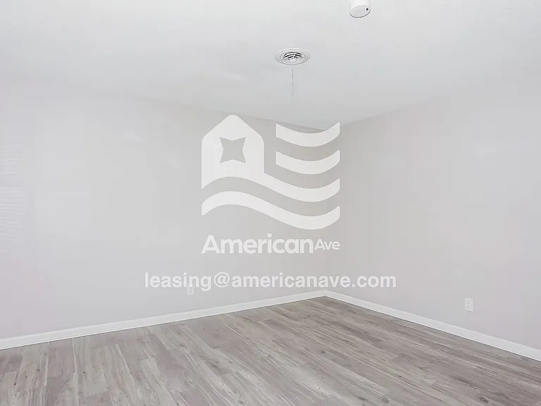 1494480_003_wm_-_living_room_13079819.jpg