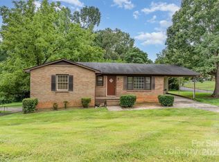 3039 Knollwood Dr, Gastonia, NC 28052