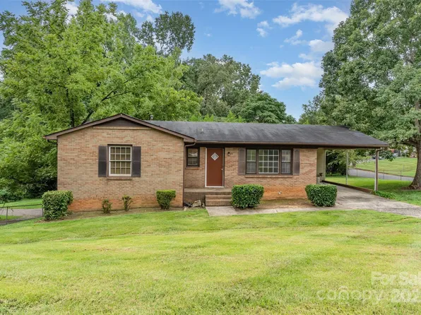 3039 Knollwood Dr, Gastonia, NC 28052