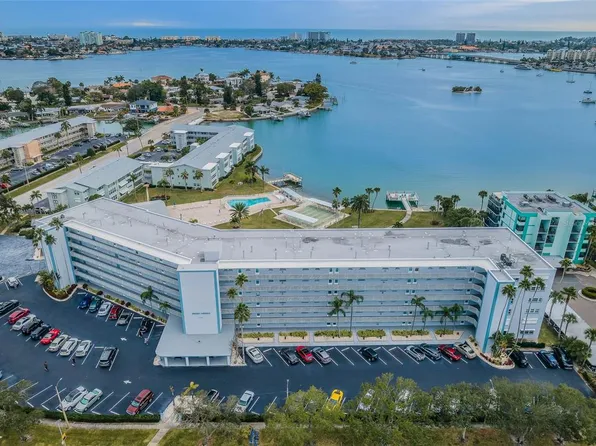 1868 Shore Dr S APT 410, South Pasadena, FL 33707