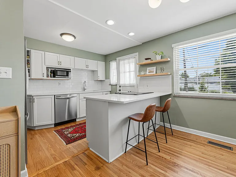 1789 Kings Ct #B — Photo 7
