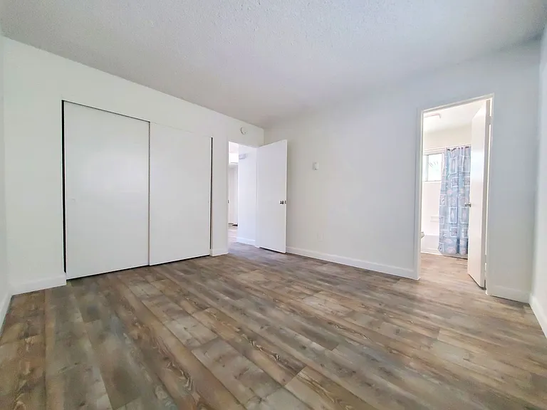 4221 4th Ave — Photo 9