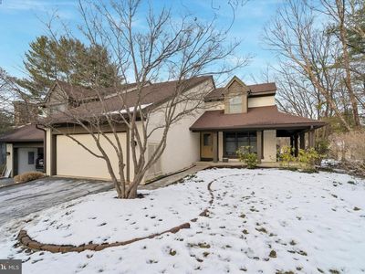 201 Springhouse Pond Dr, Chesterbrook, PA, 19087