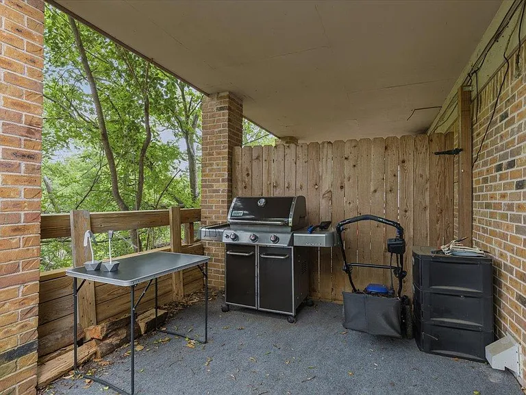 6307B Shadow Valley Dr — Photo 15