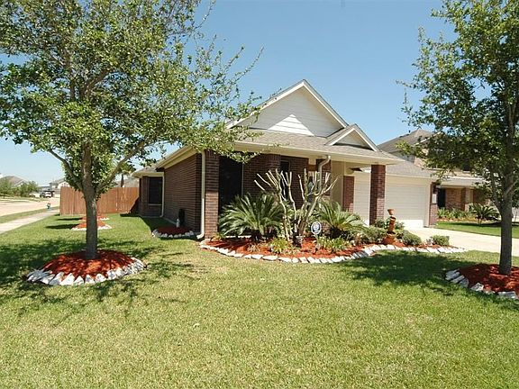 2nd image of 1901 Vineyard Hill Ct