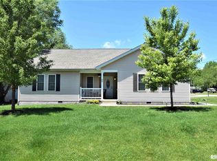 409 E Beacon Ct, Mount Vernon, IL