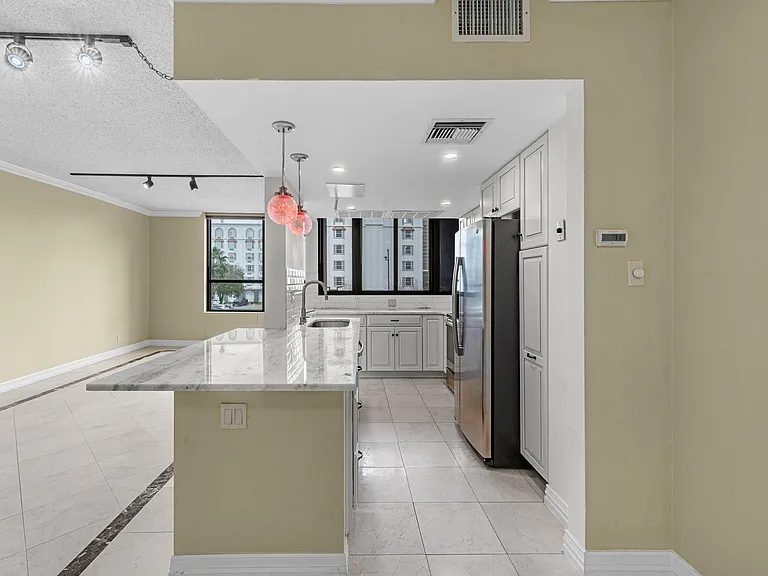 5150 Hidalgo St #202 — Photo 11