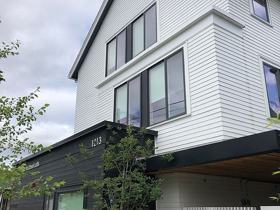2nd image of 1213 N Alberta St #303