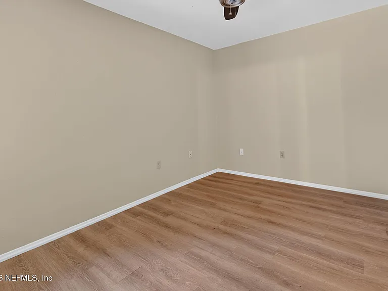838 Lawnwood Ave NE — Photo 26