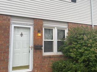 1918 Canterbury Dr APT D, Washington, IL 61571